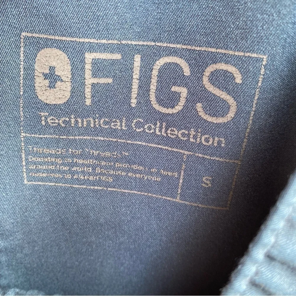 FIGS Men’s Cairo Cargo Scrub Pants Small Blue Gray